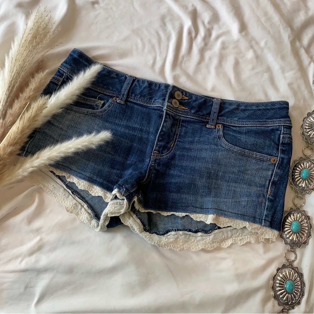 American Eagle Stretch Denim Shorts Lace Hem Size 10 Boho Casual Mom Shorts